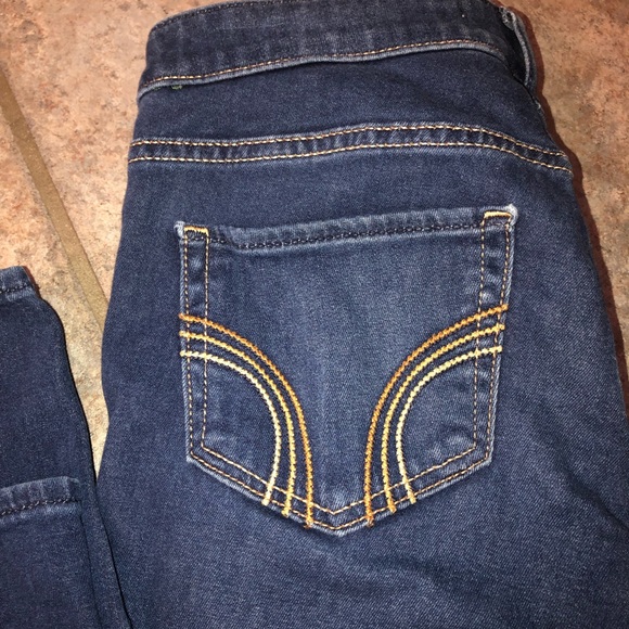 Hollister Blue Wash Skinny Jeans - Picture 2 of 3